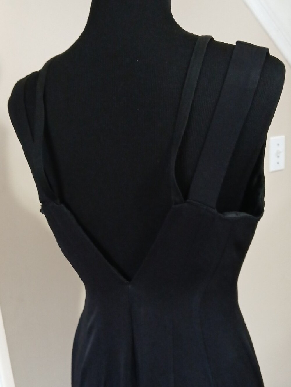 Vintage Joseph Ribkoff Black Sleeveless Midi Dress with V-Detail - Picture 15 of 16